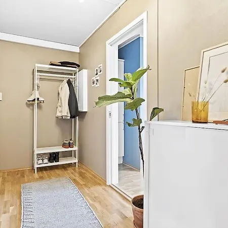 Leilighet Med Sorvendt Balkong, 5 Minutters Gange Fra Solsiden Apartament